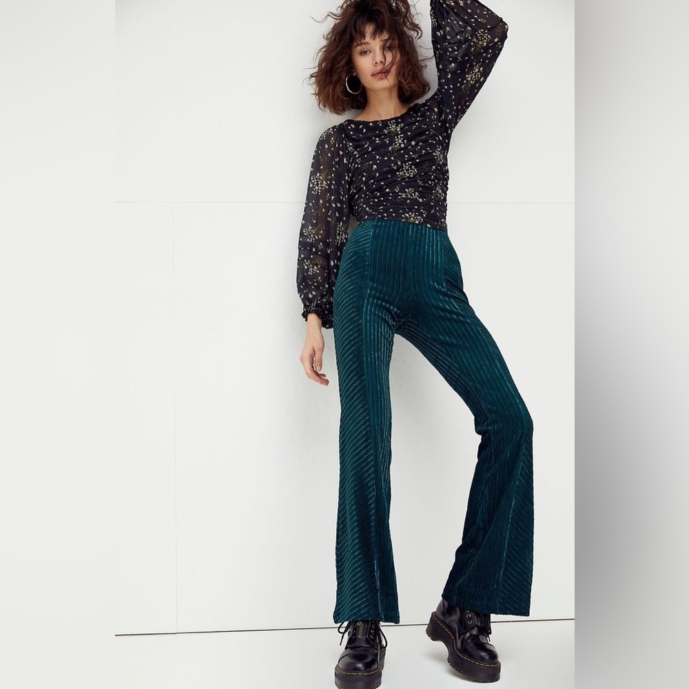 Free People Velvet Dark Green Ribbed Slim Flare Pull On Bell Bottom Pants M - Picture 3 of 11